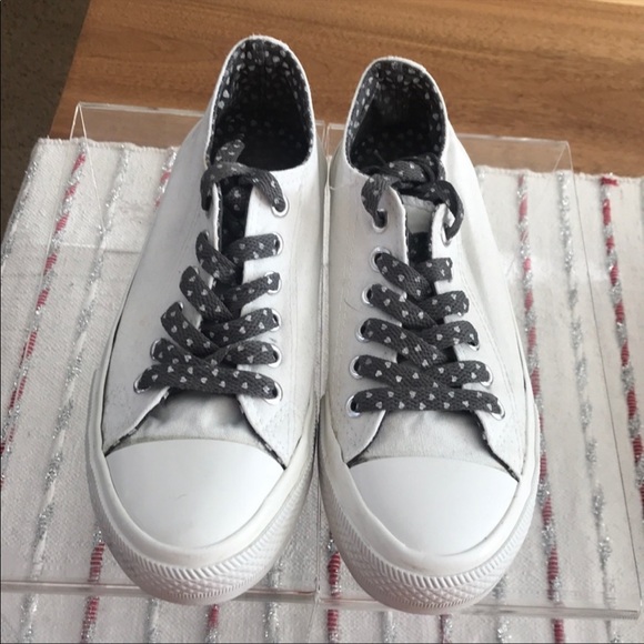 Merry Scott Women’s Sneakers.
Size 36. US 6 - Picture 4 of 8